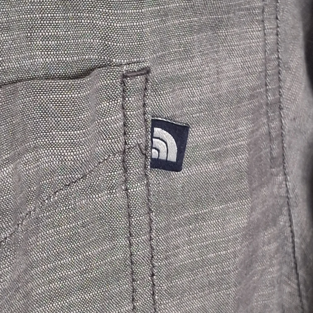 The North Face Chambray Button Front Shirt Size XXL